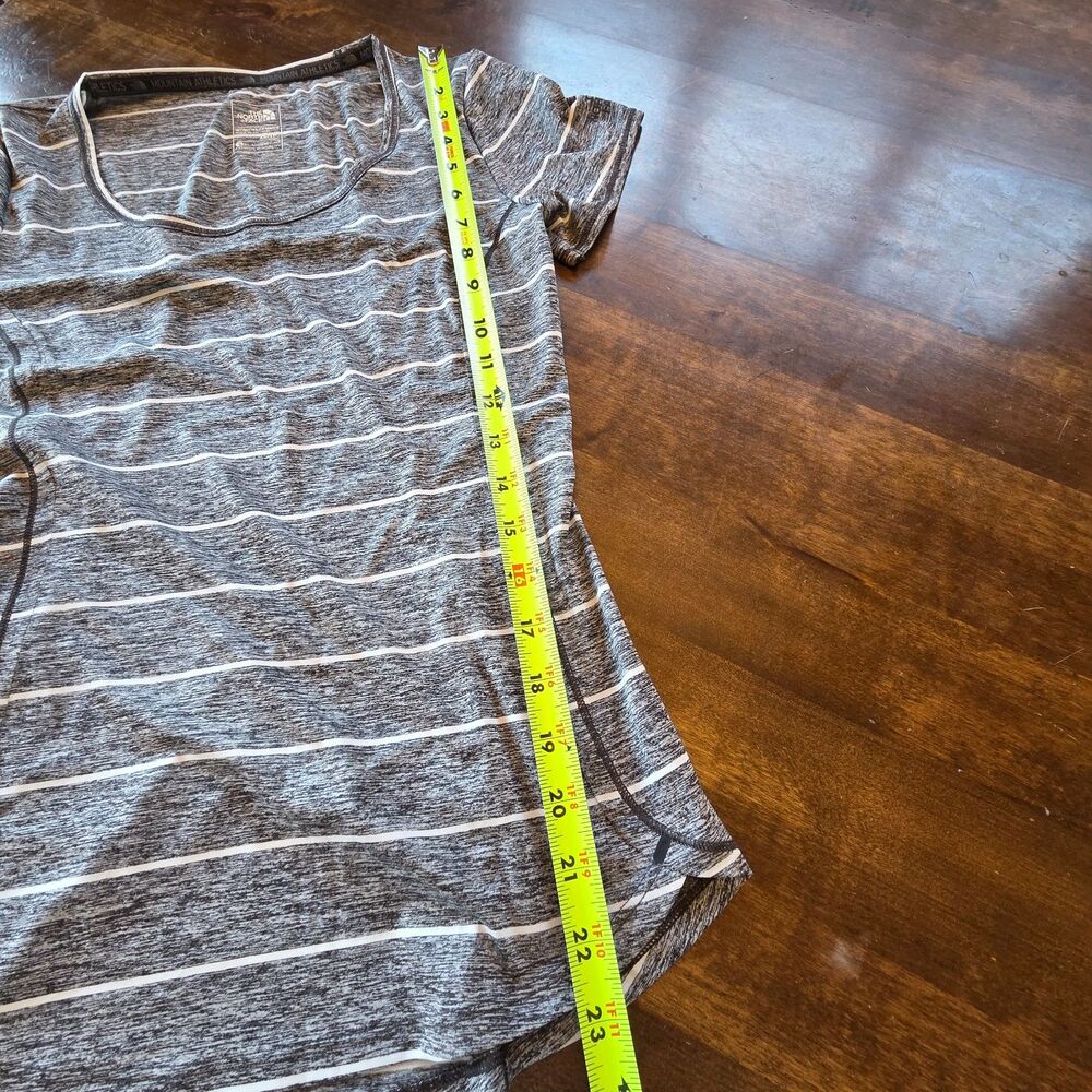 The North Face FlashDry XD Womens XS Gray Striped Athletic Running Hiking Shirt - Picture 8 of 9